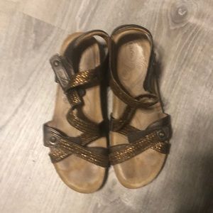 Taos Bronze Beauty Sandal